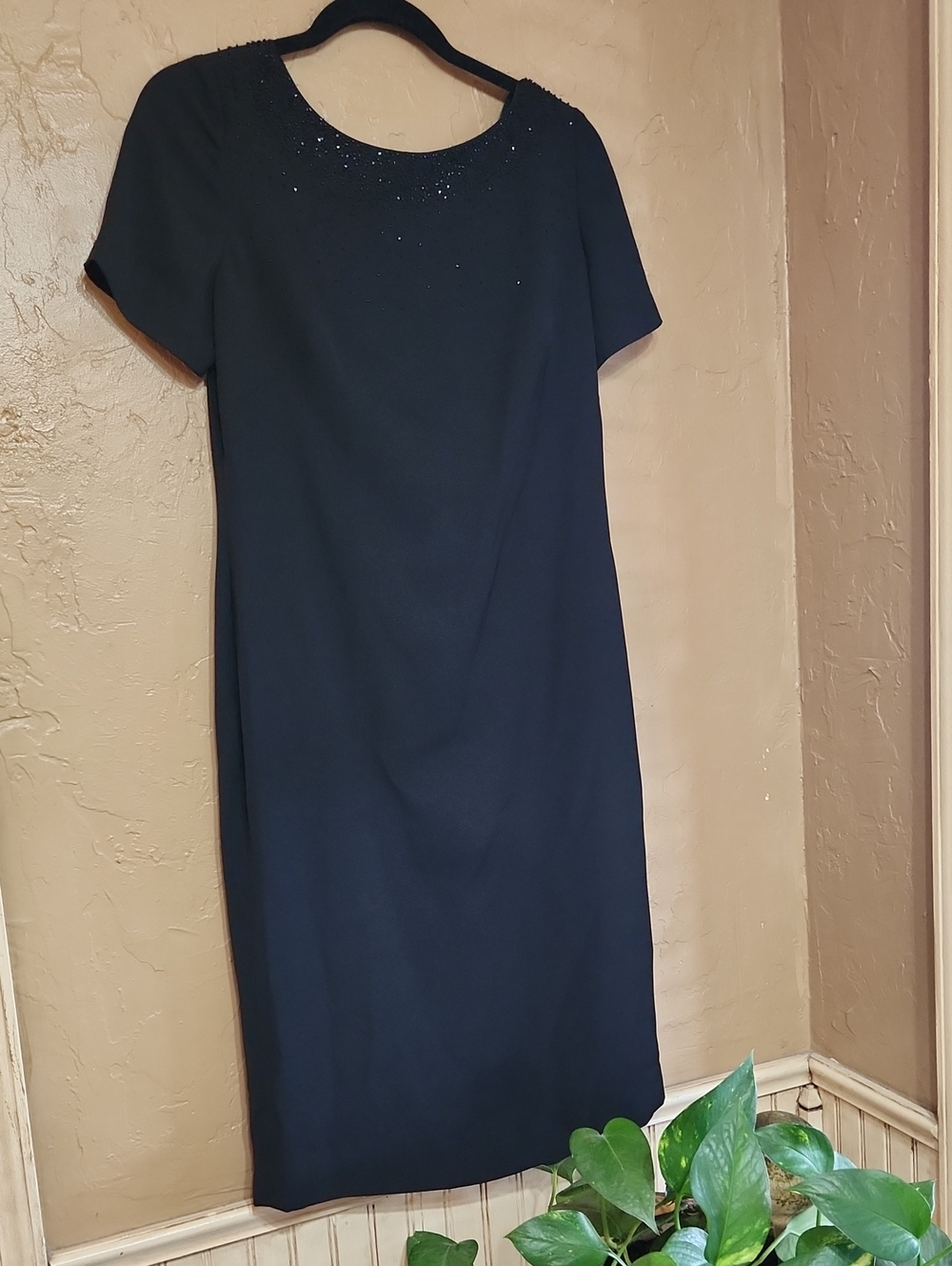 Adrianna Papell Classic Black Short-Sleeve Sheath Dress Size 6